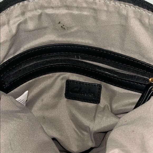 Clarks Black Classic Crossbody Messenger Bag Vegan Leather Adjustable Straps - Picture 8 of 10